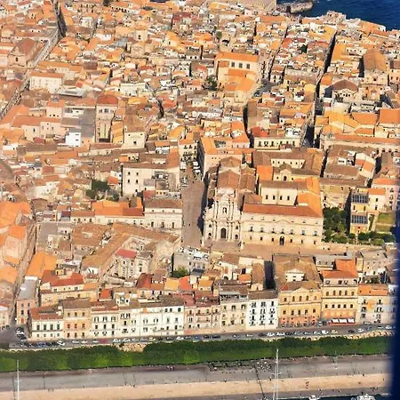 La Fonte Di Ortigia Syracuse